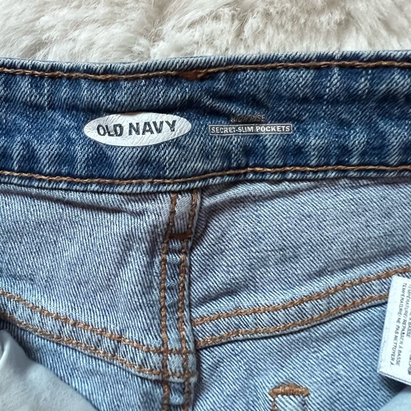 Old Navy High Rise Jean Short - Picture 6 of 6